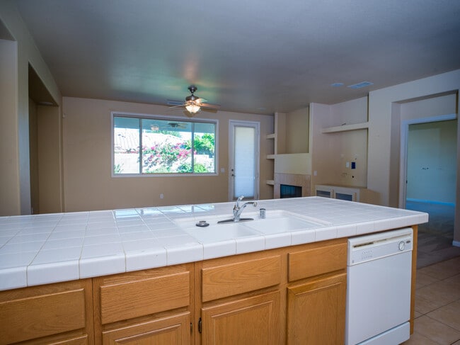 Building Photo - 42222 Revere St