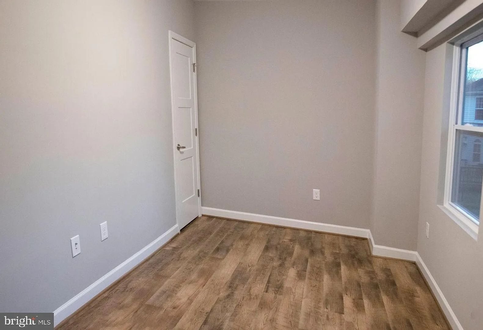 Building Photo - 211 Sillery Bay Rd