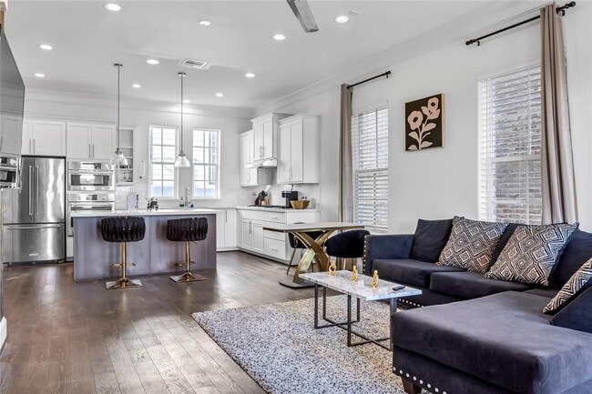 Building Photo - 4128 Willowbend Blvd