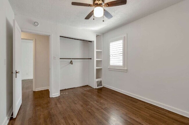 Building Photo - AVAILABLE NOW - Charming Sugar House Bungalow