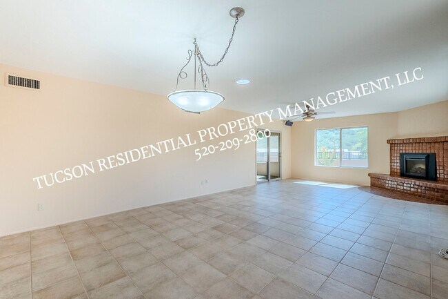 Building Photo - 5084 N Camino Del Lazo