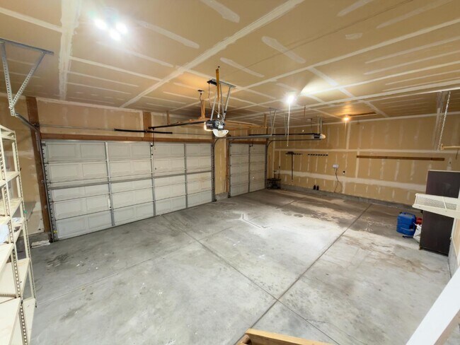 Building Photo - 317 W Farmside Dr