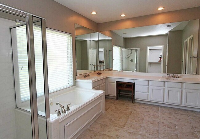 Building Photo - 6007 Planters Point Ct