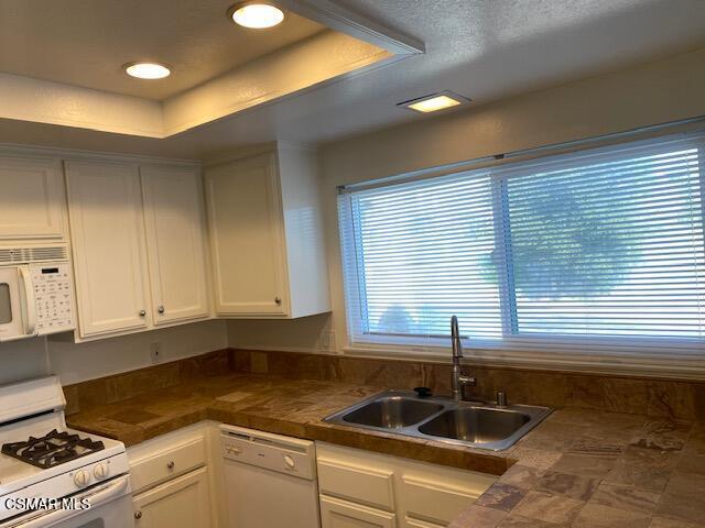 Building Photo - 132 Rosehedge Ln