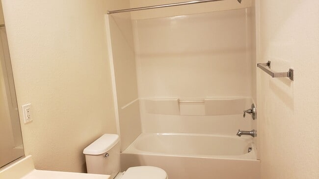 Building Photo - RENT JUST REDUCED TO $2,100 PER MONTH FOR THIS SPACEIOUS 2 BEDROOM, 2 BATHROOM CONDO WITH GARAGE ...