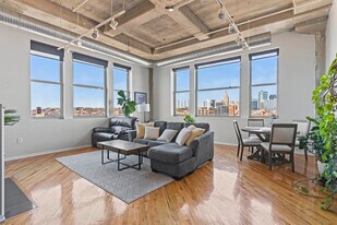 Building Photo - 2107 Grand Blvd