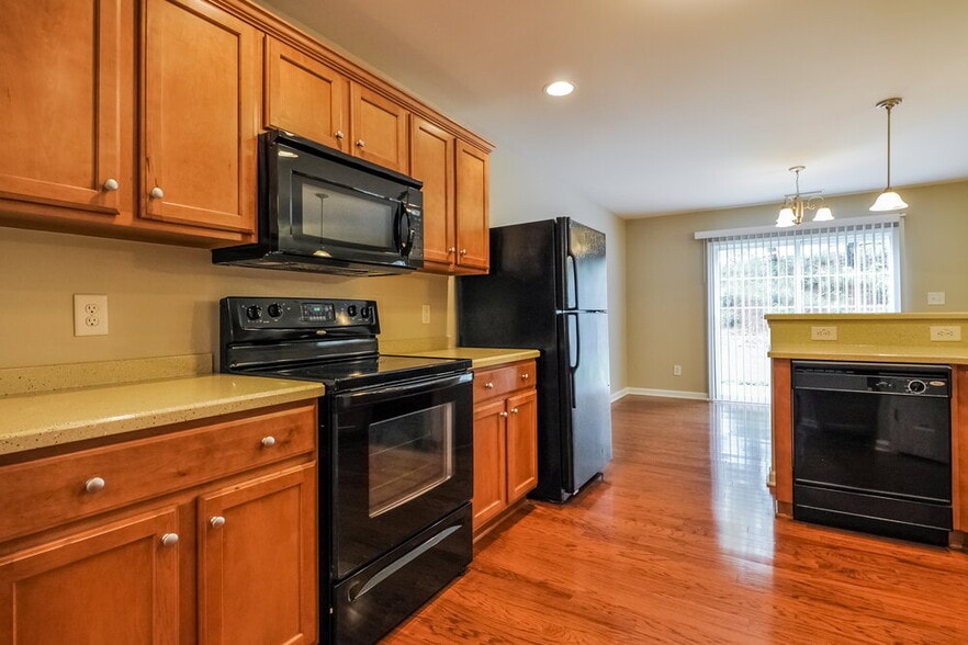 Building Photo - 1452 Cairo Way