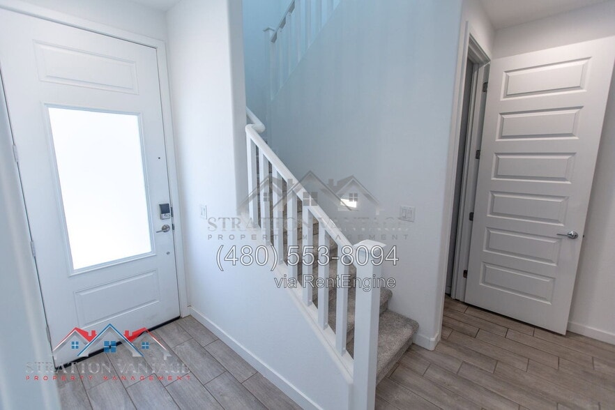 Building Photo - 4029 E Amoroso Dr