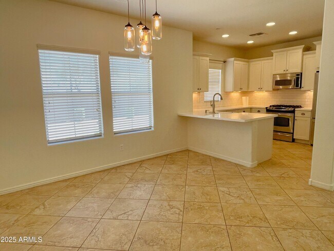 Building Photo - 3979 E Melinda Dr