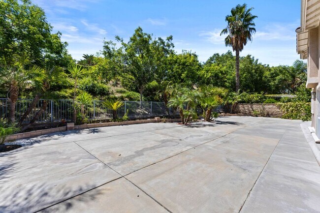 Building Photo - 16636 China Berry Ct