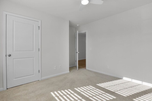 Building Photo - Bright & Spacious 4-Bedroom Home in Savannah’s Godley Park