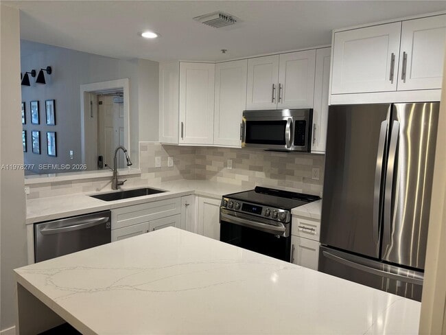 Building Photo - 6700 NW 114th Ave