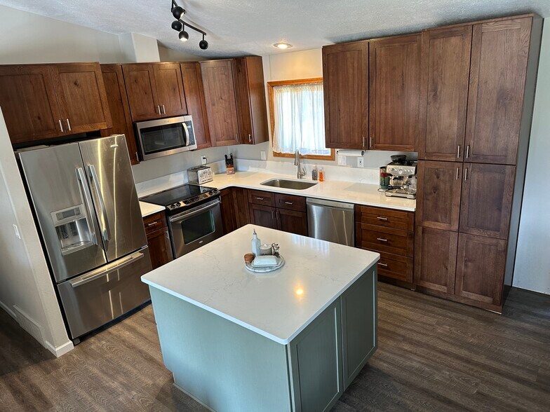 Building Photo - 2819 S Newer Ct