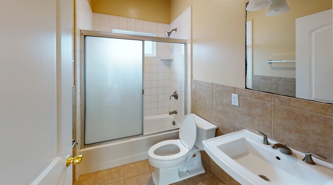 Building Photo - 6631 Del Playa Dr