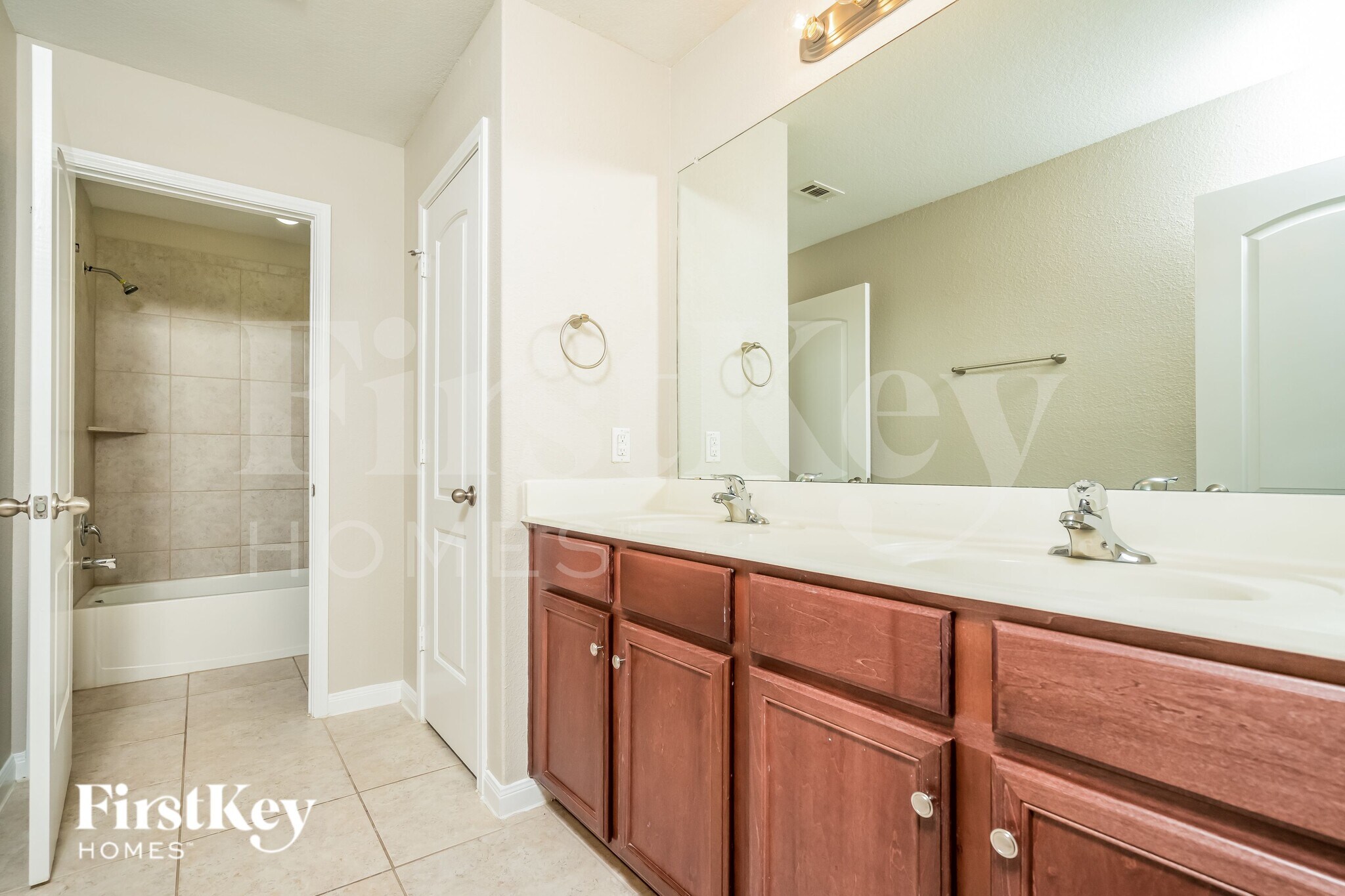 Building Photo - 3014 Flowering Springs Dr