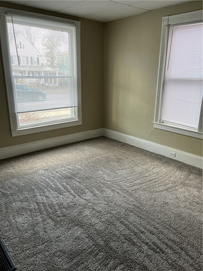 Building Photo - 627 W Water St