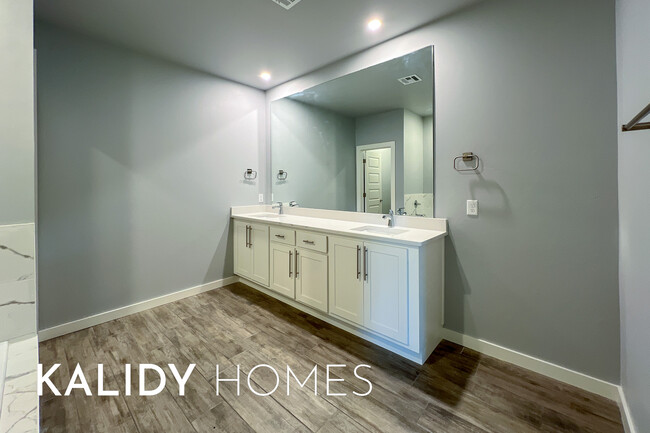 Building Photo - 202 Olde Ml Ct