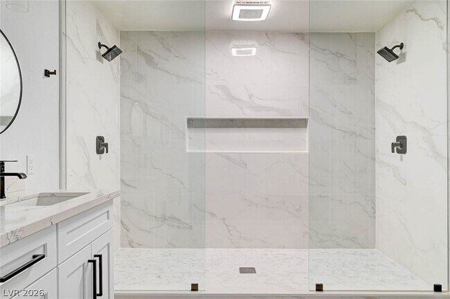 Building Photo - 2817 Via Florentine St