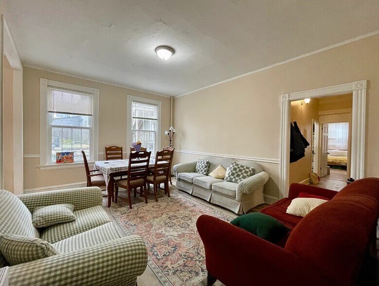 Building Photo - 68 John St