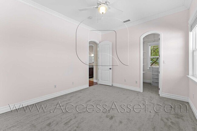 Building Photo - Designer Single-Story Home with Gourmet Kitchen & Mountain Views