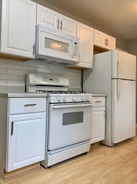 Building Photo - Spacious 4 Bedroom 1 Bath house in Crystal!!