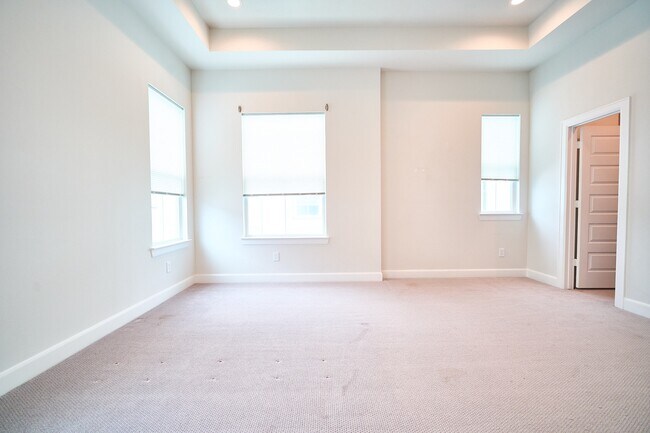 Building Photo - 2802 Grand Fountains Dr