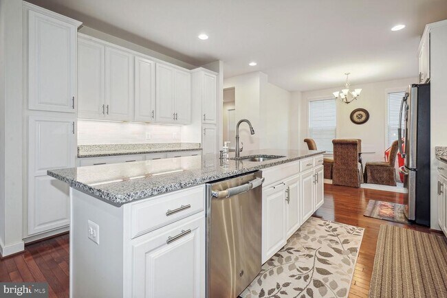Building Photo - 25495 Woodbine Farm Dr
