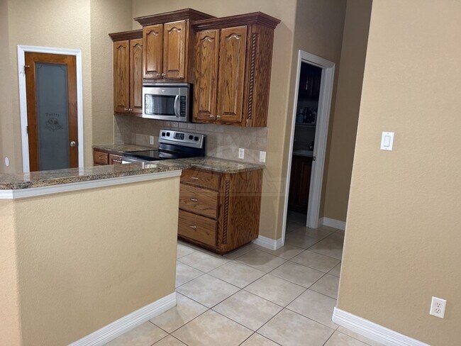 Building Photo - 203 Weeping Willow Ct