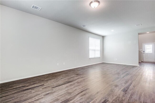 Building Photo - 109 Miles Dr