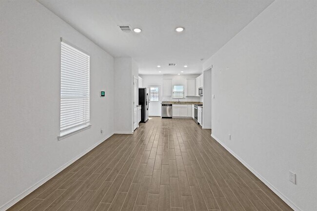 Building Photo - 25395 Northpark Lake Dr