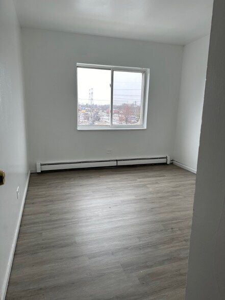 Building Photo - 309 Hawthorne Cir