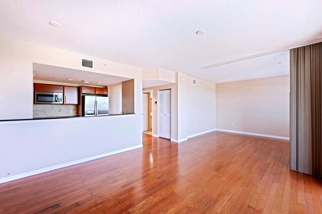 Building Photo - 511 Lucerne Ave