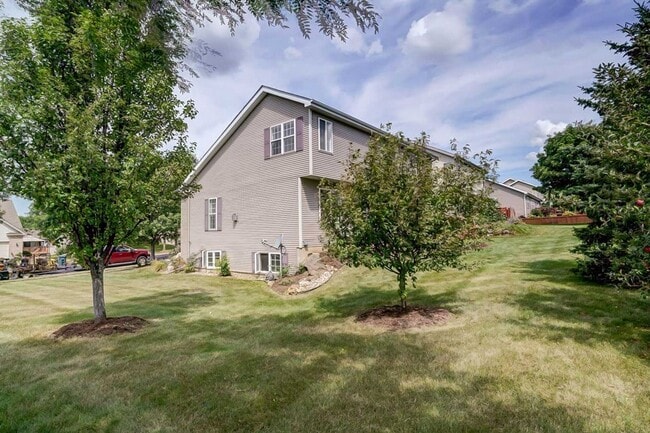 Building Photo - 1237 Jasmine Dr