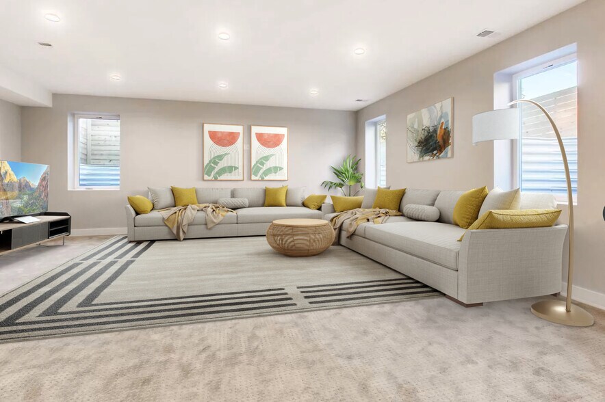 Basement Family room with 9ft ceilings - 2765 S Sherman St