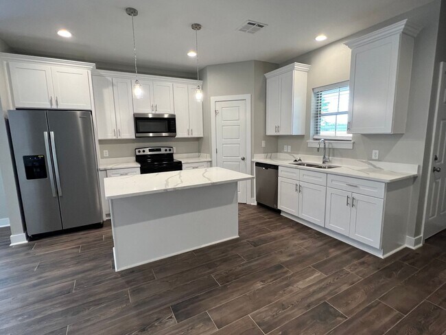 Building Photo - 5030 S Prien Lake Rd