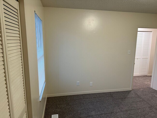 Building Photo - 2023 Belle Terra Rd