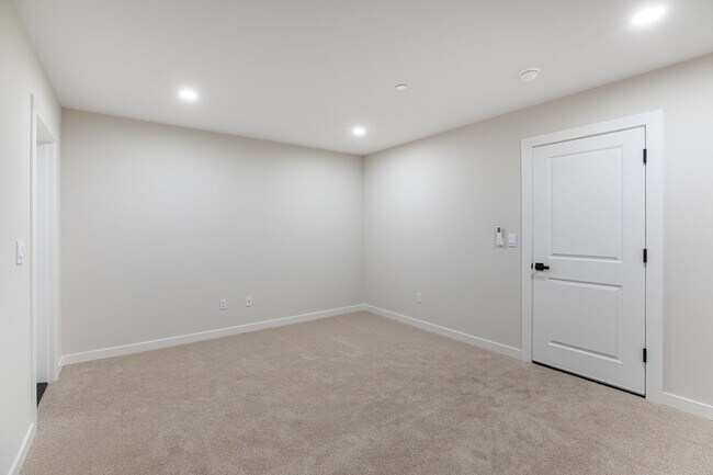 Building Photo - 14707 87th Ave SE