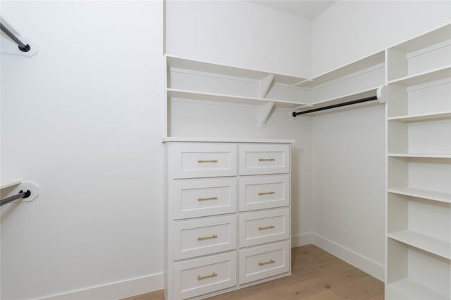 Building Photo - 3964 Hogan Dr