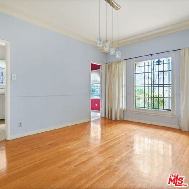 Building Photo - 1240 S Crescent Heights Blvd