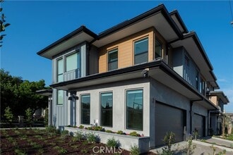 Building Photo - 5922 Encinita Ave