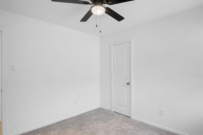 Building Photo - 220 Laura Leigh Ln