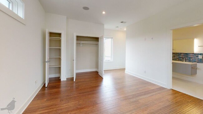 Building Photo - 1103 9th St NE