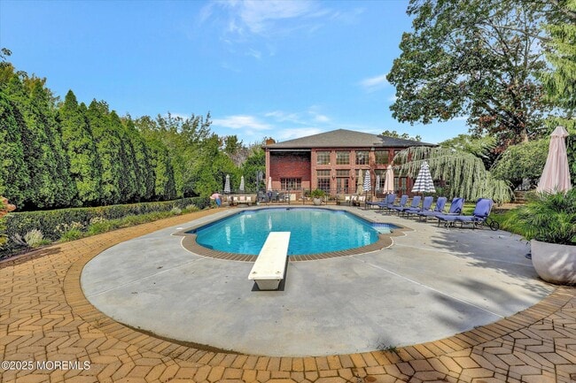 Building Photo - 13 Valley Forge Rd