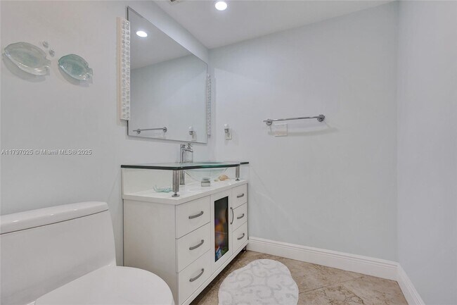 Building Photo - 3180 S Ocean Dr