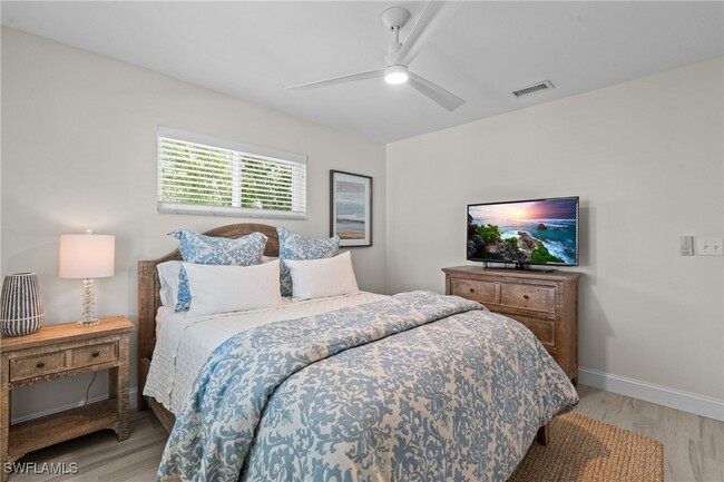 Building Photo - 10682 Gulf Shore Dr
