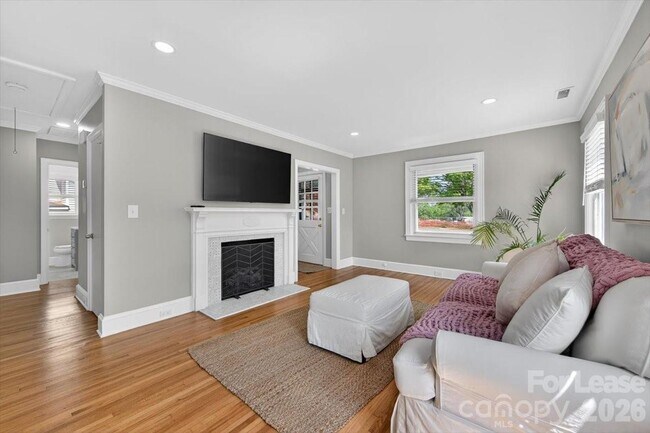 Building Photo - 3920 Haven Dr