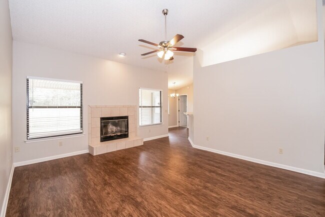 Building Photo - 3413 Deerfield Pointe Dr