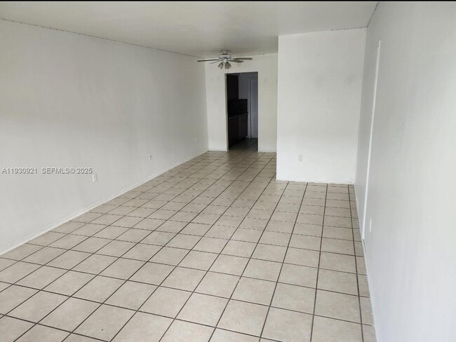 Building Photo - 501 77th St