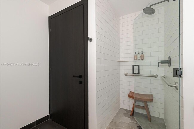 Building Photo - 398 NE 5th St