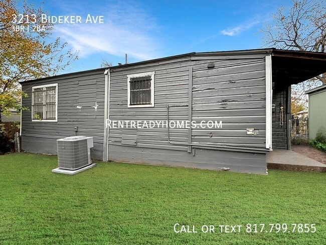 Building Photo - 3213 Bideker Ave